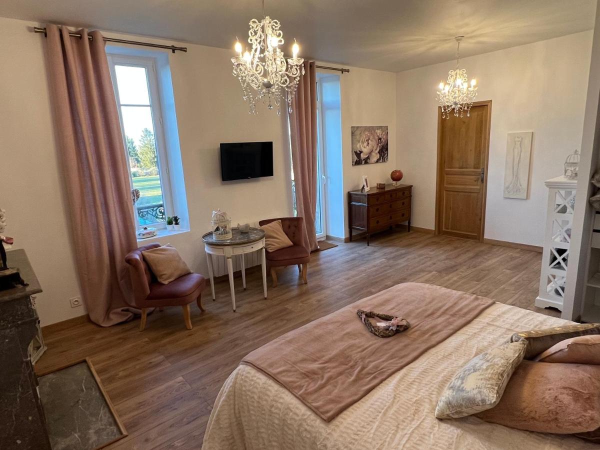 Chateau Segot Neuilly-le-Real Luaran gambar