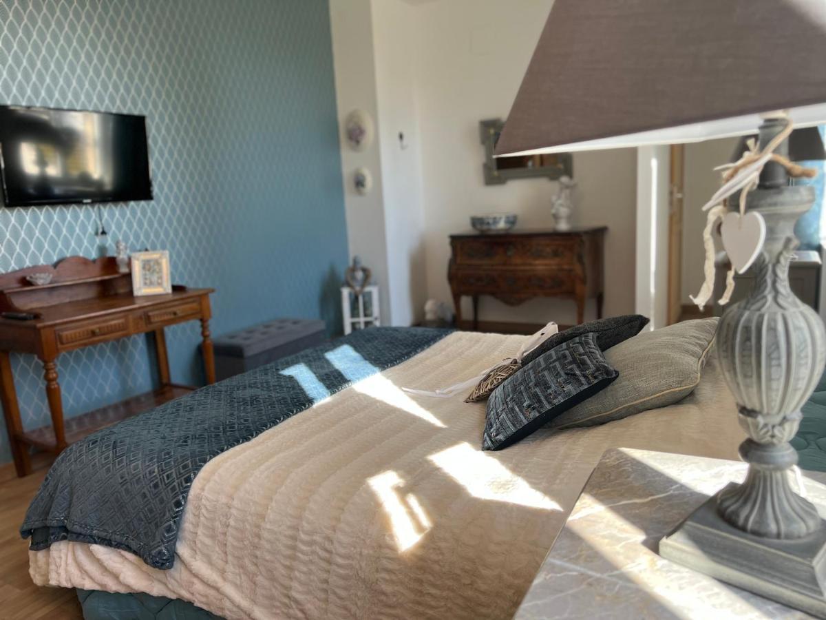 Chateau Segot Neuilly-le-Real Luaran gambar