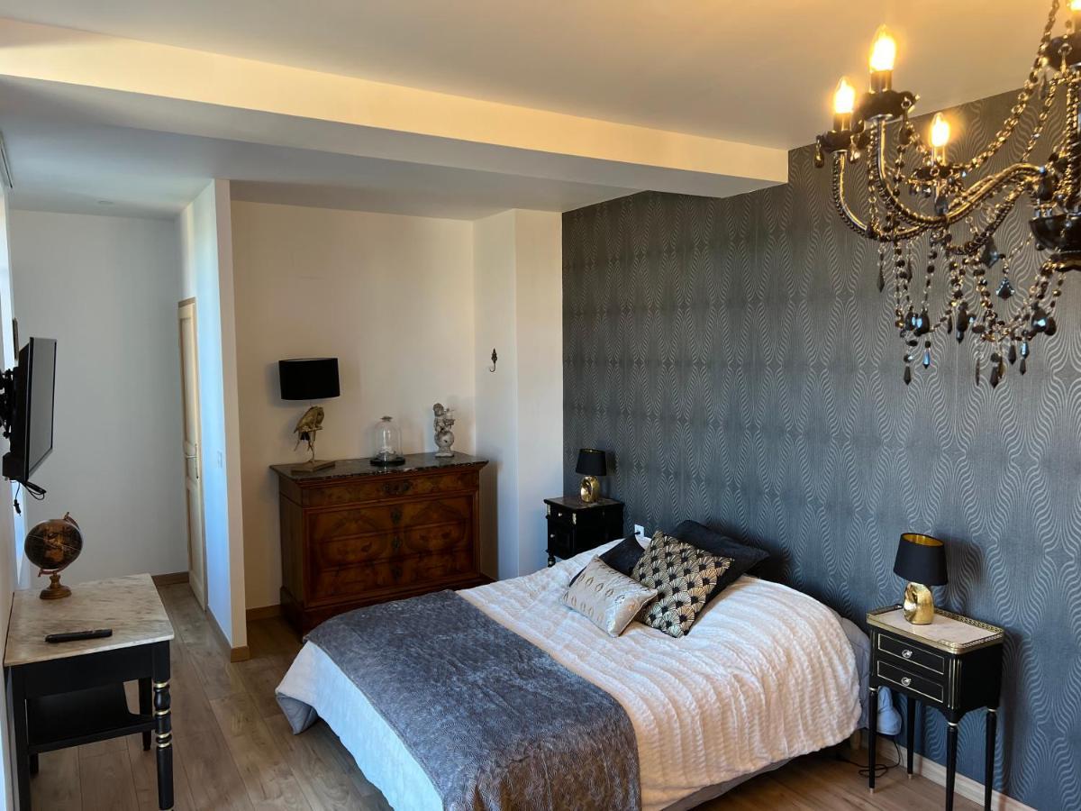 Chateau Segot Neuilly-le-Real Luaran gambar