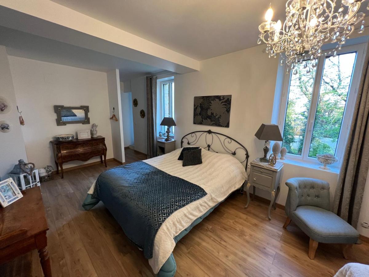 Chateau Segot Neuilly-le-Real Luaran gambar