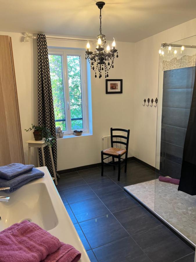 Chateau Segot Neuilly-le-Real Luaran gambar