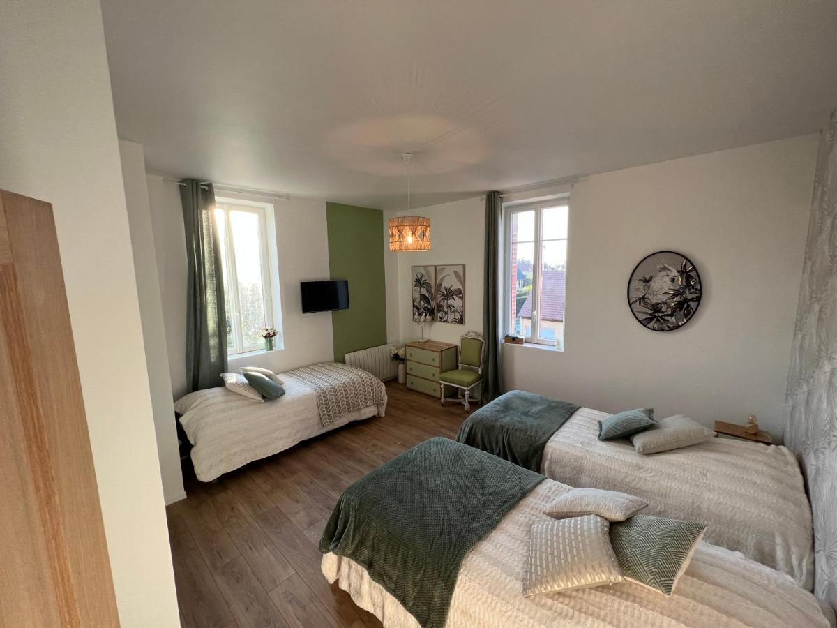 Chateau Segot Neuilly-le-Real Luaran gambar