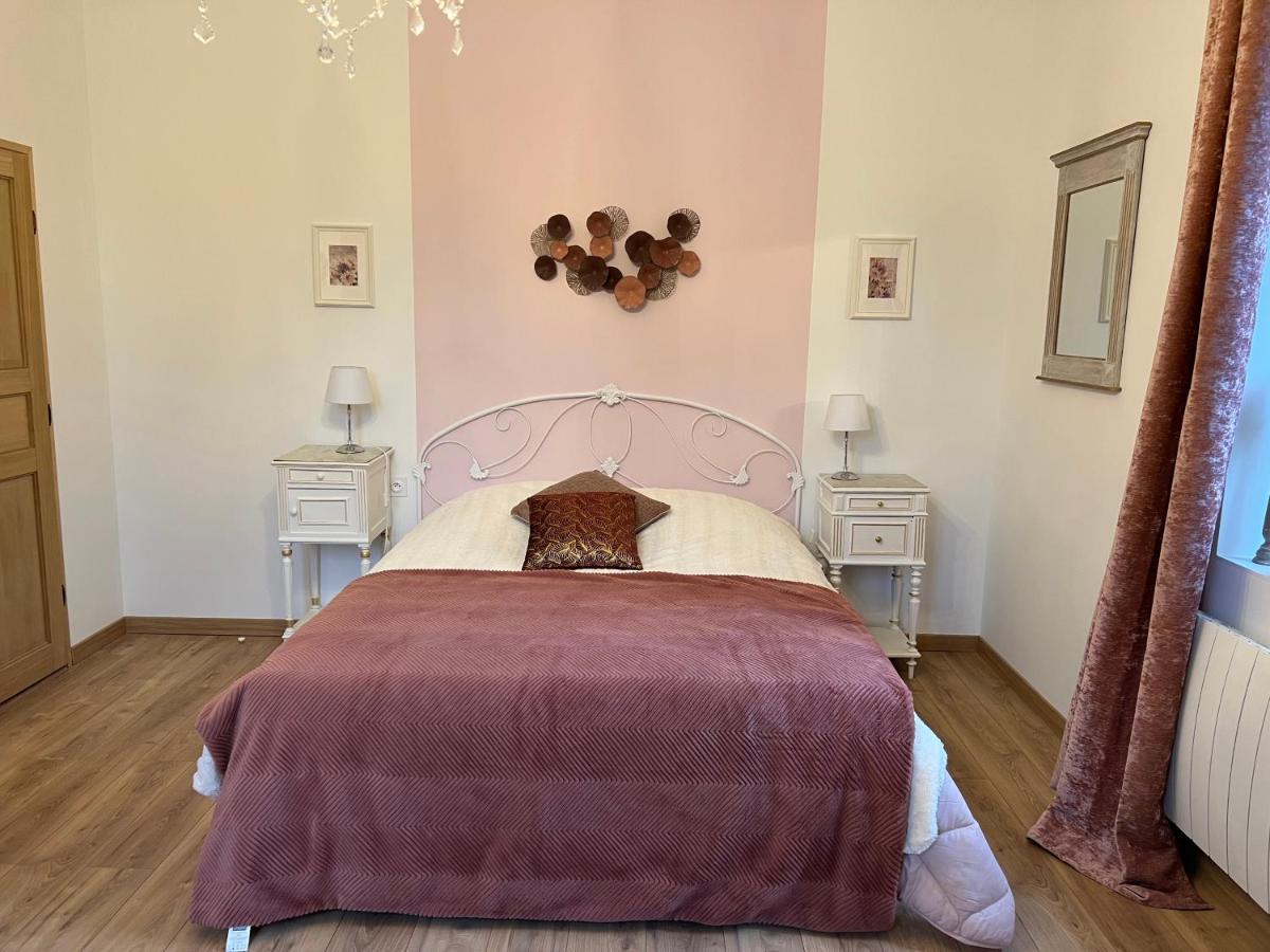 Chateau Segot Neuilly-le-Real Luaran gambar