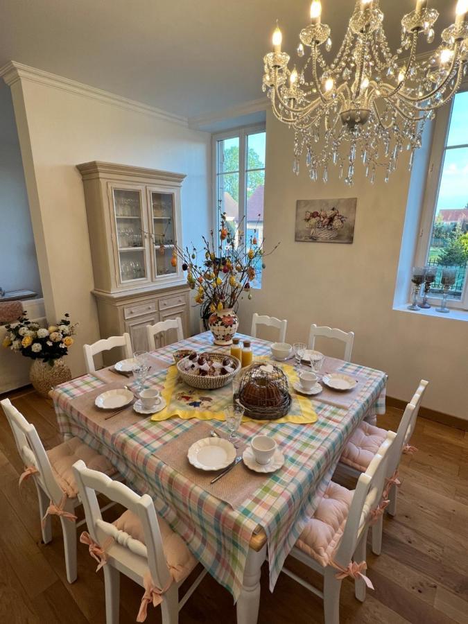 Chateau Segot Neuilly-le-Real Luaran gambar