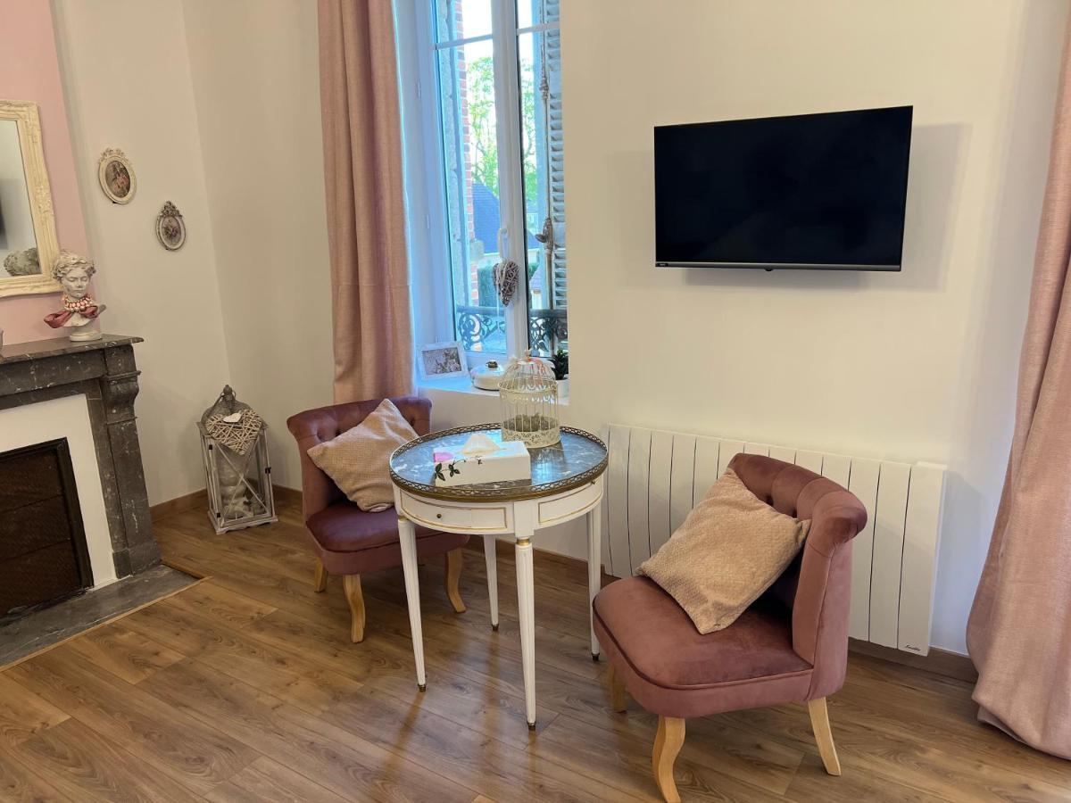 Chateau Segot Neuilly-le-Real Luaran gambar