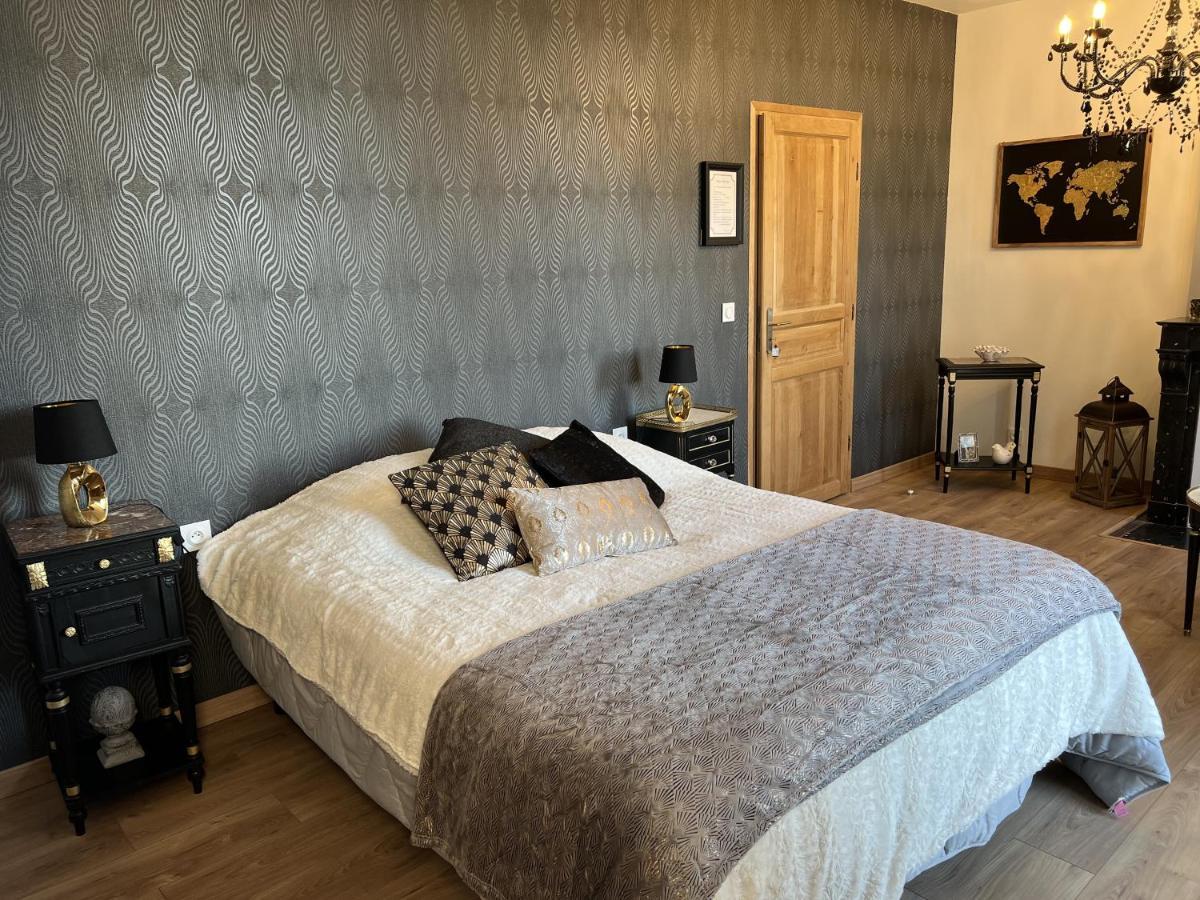 Chateau Segot Neuilly-le-Real Luaran gambar