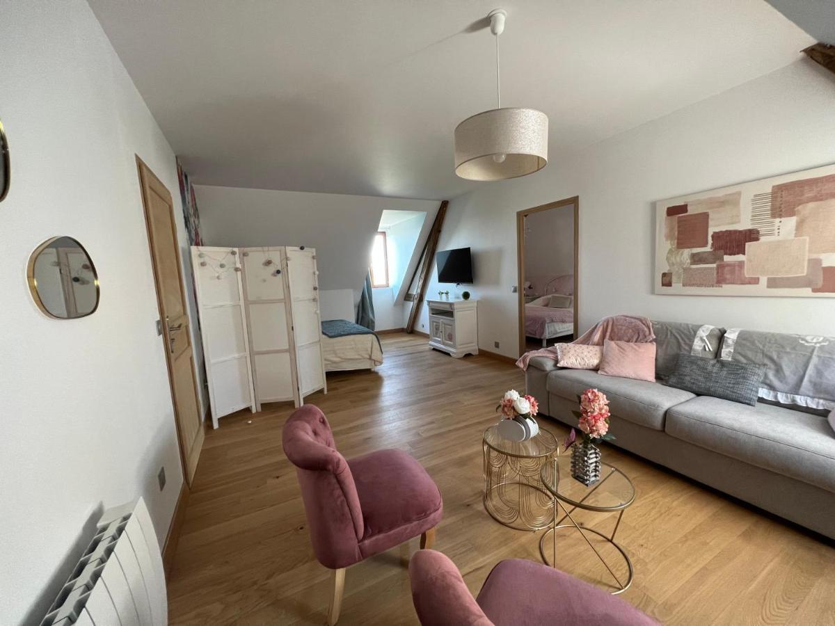 Chateau Segot Neuilly-le-Real Luaran gambar
