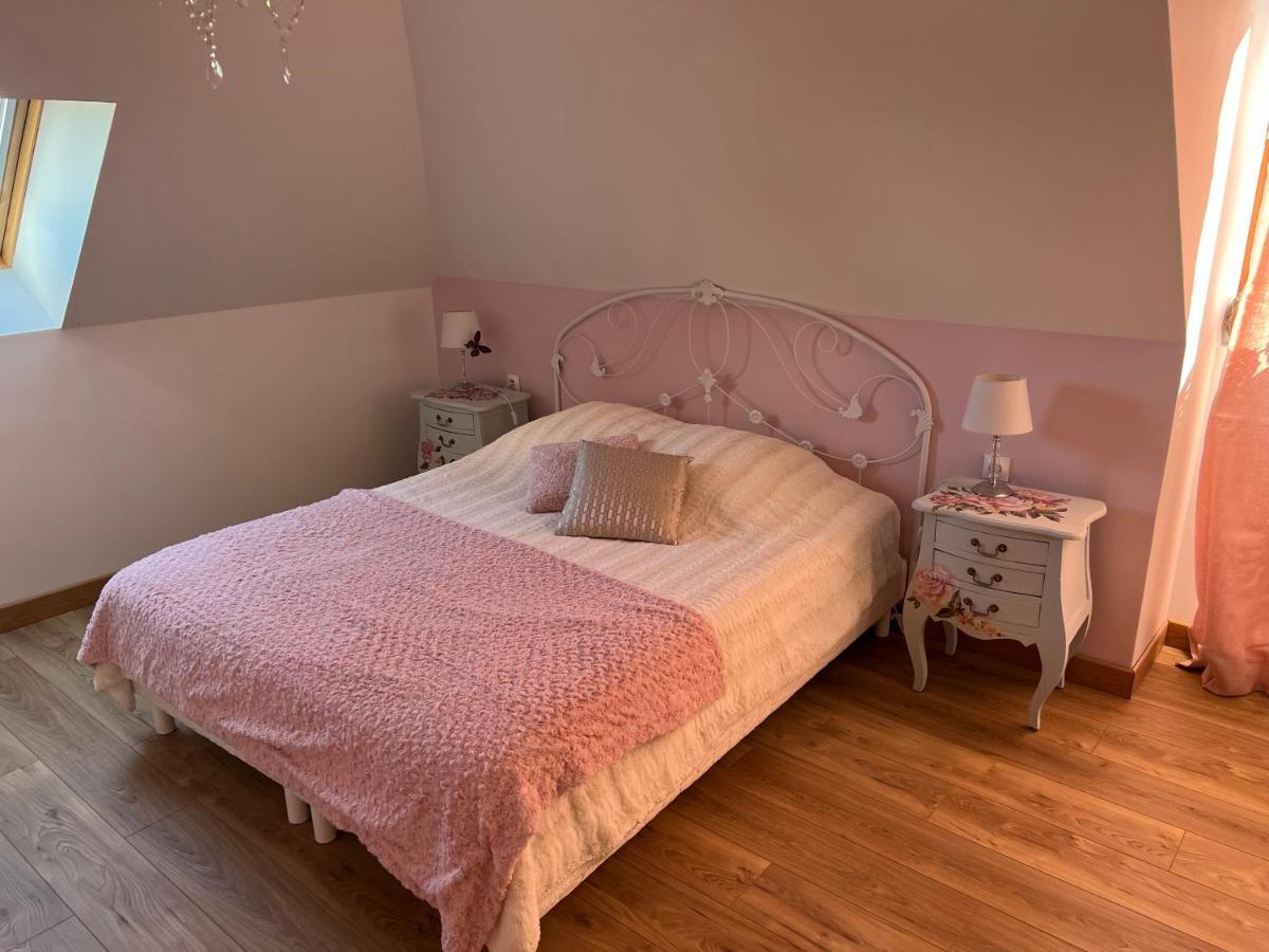 Chateau Segot Neuilly-le-Real Luaran gambar