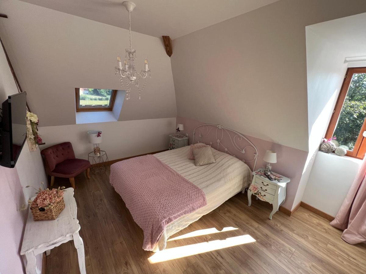 Chateau Segot Neuilly-le-Real Luaran gambar