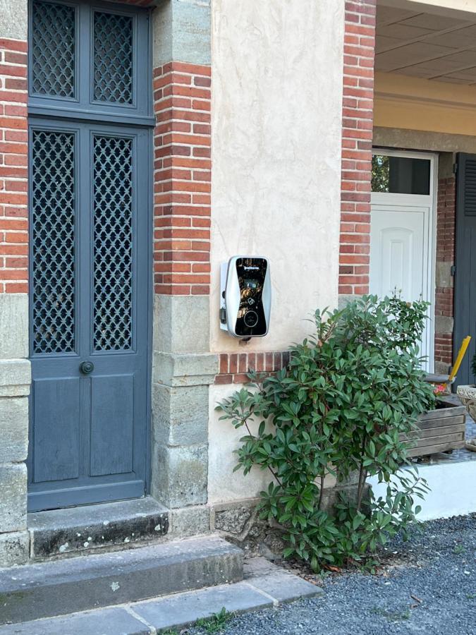 Chateau Segot Neuilly-le-Real Luaran gambar