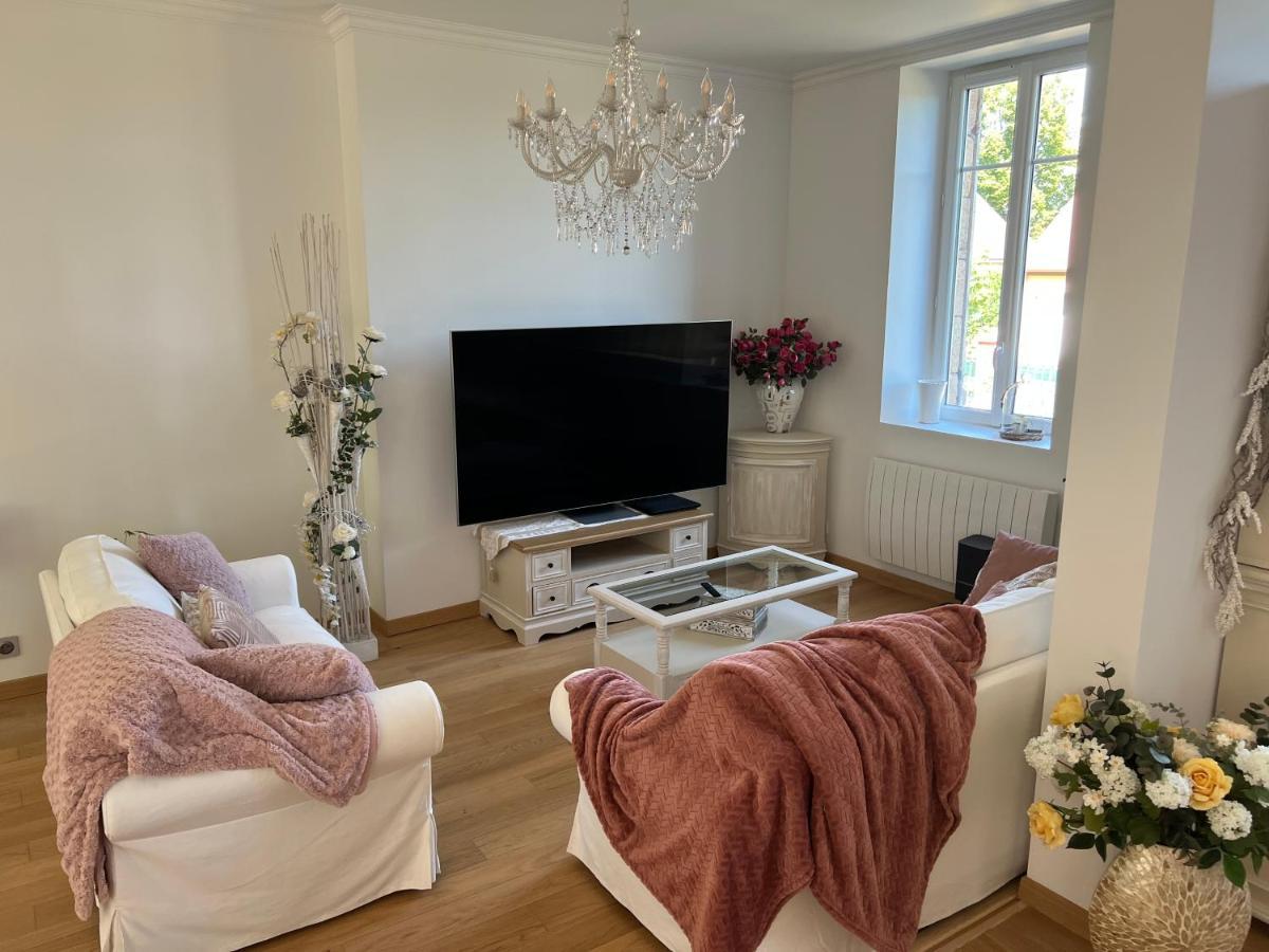 Chateau Segot Neuilly-le-Real Luaran gambar